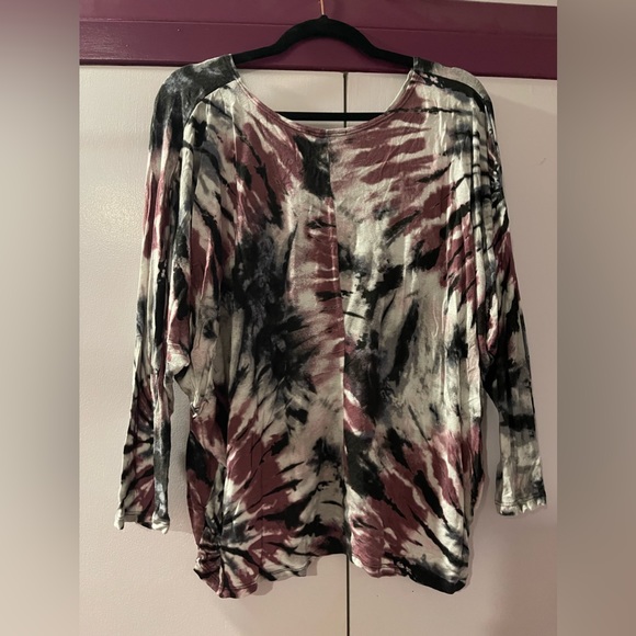 Kim and Cami Doleman Sleeve Top - Size XL - Picture 4 of 4